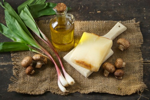 Skillet Pizza on the Stovetop with Ramps, Mushrooms, and Smoked Mozzarella | Relishing It