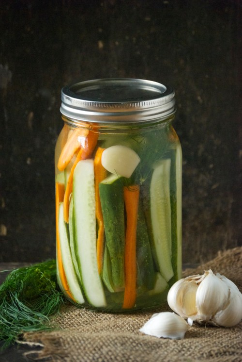 Crunchy Refrigerator Pickles with Dill + Garlic | Relishing It